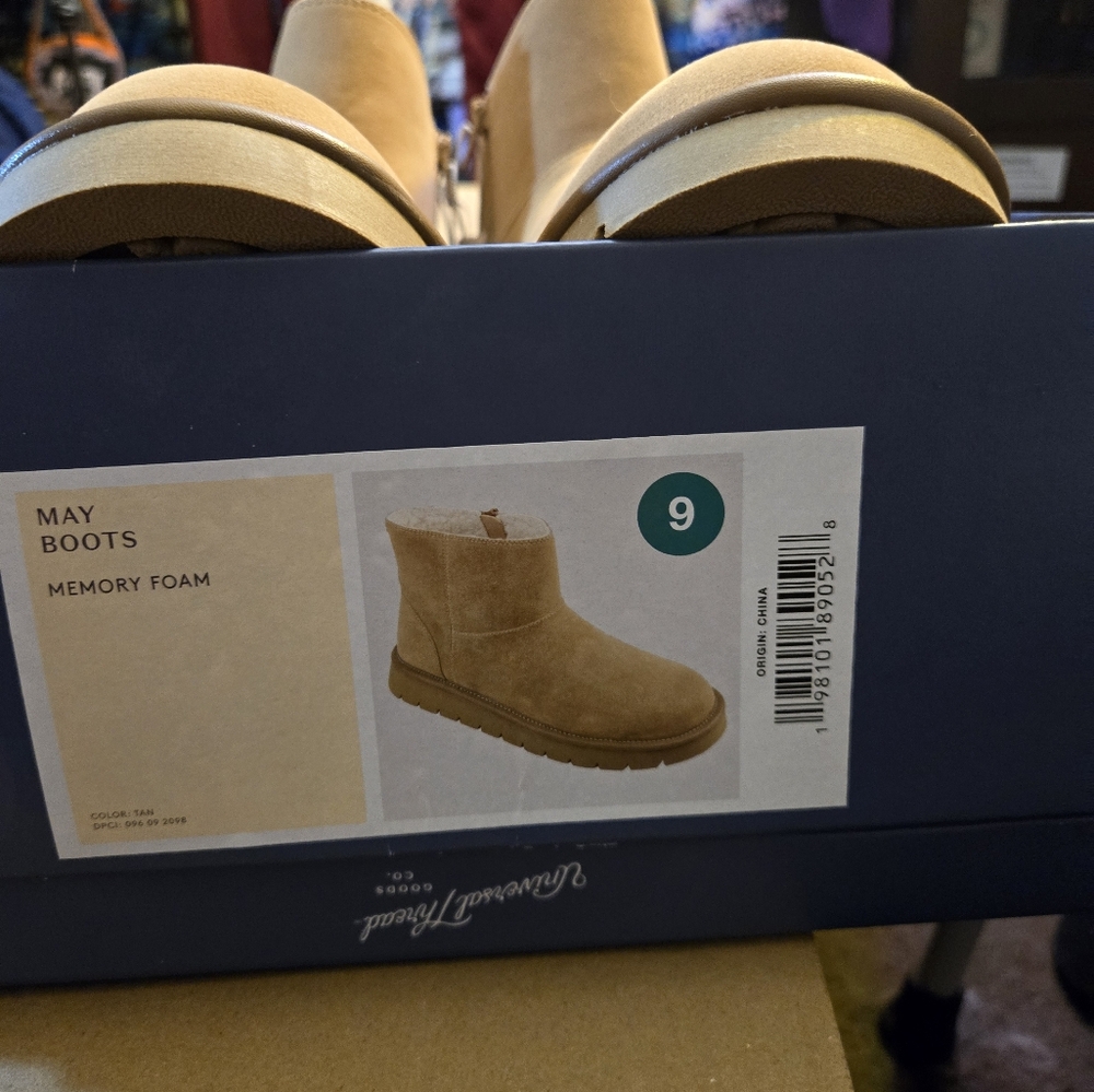 Universal Thread Tan Ankle Boots